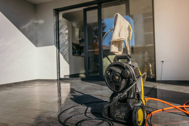 Best Animal Enclosure Cleaning  in Fort Dodge, IA